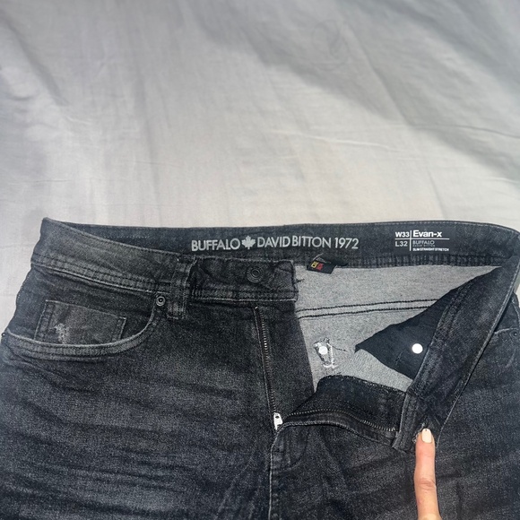 Jeans - Picture 2 of 3